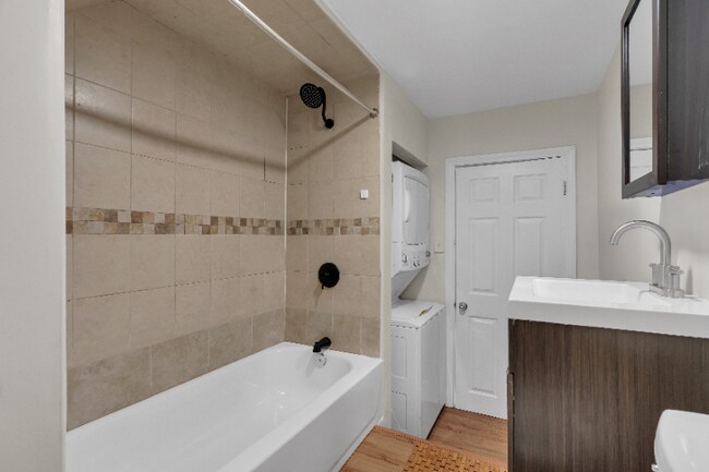 Building Photo - 77 Vinton St