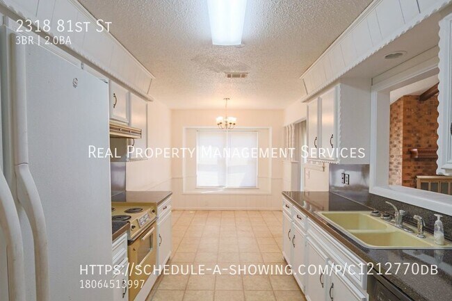 Building Photo - Adorable 3/2 in SE Lubbock