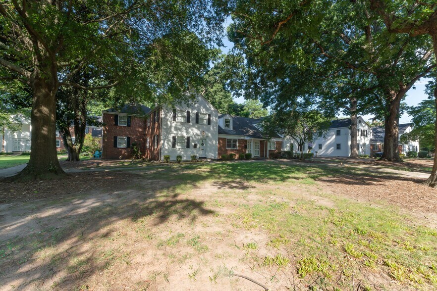 Building Photo - 929 St Marys St