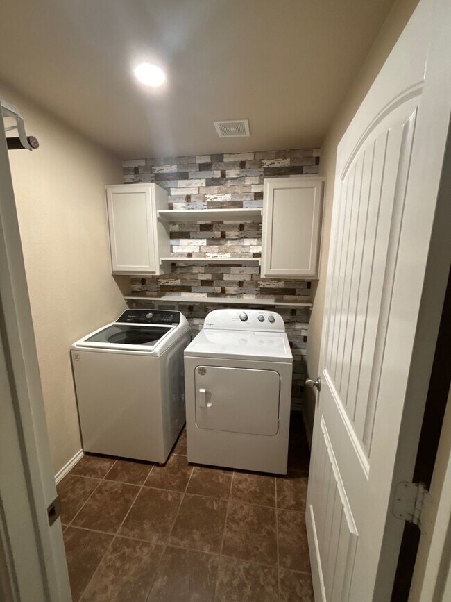 Building Photo - PERFECT HOME IN PRINCETON!