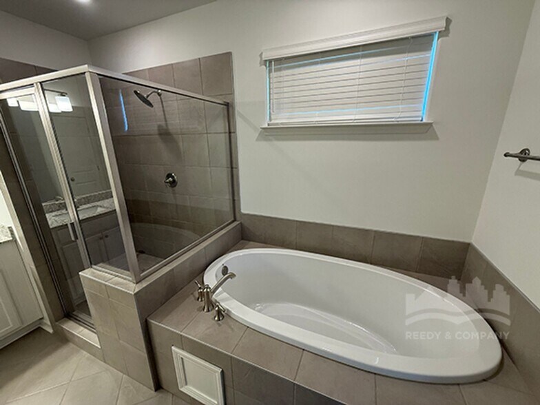 Building Photo - 345 Chestnut Rdg Cv