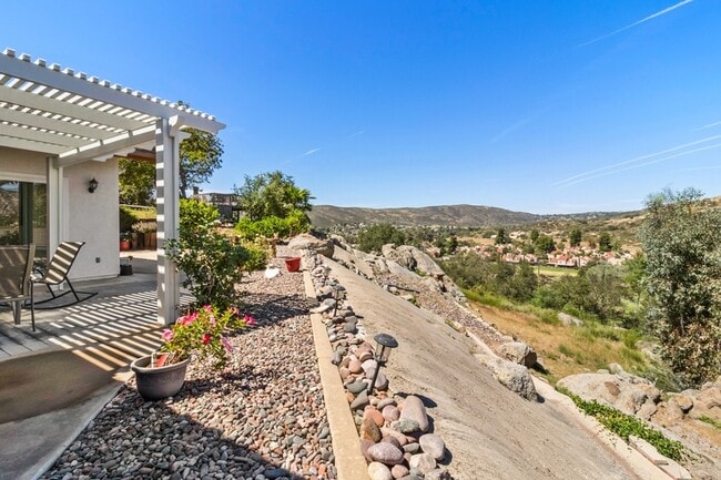 Building Photo - 15543 Vista Vicente Dr