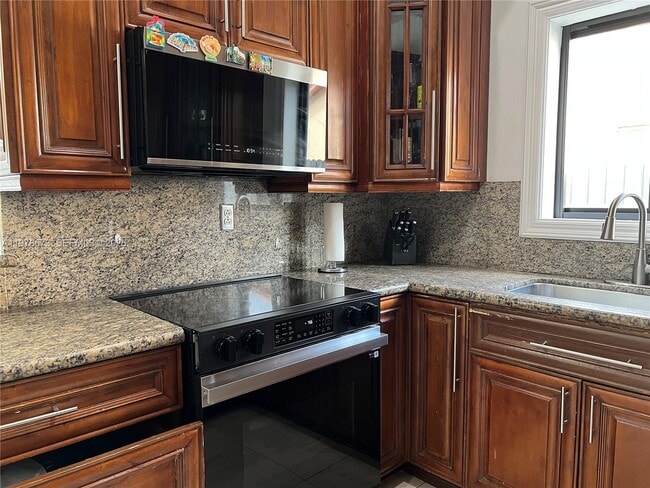 Building Photo - 11104 SW 139th Ct