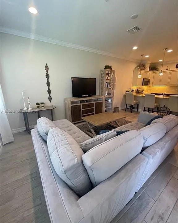 Building Photo - 7139 Greenwood Park Cir