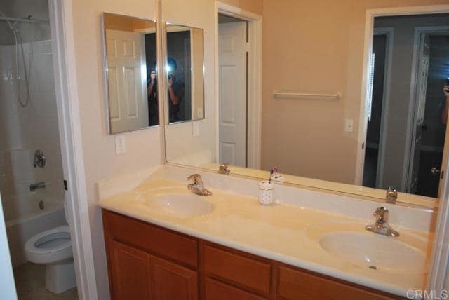 Building Photo - 145 Canyon Creek Way