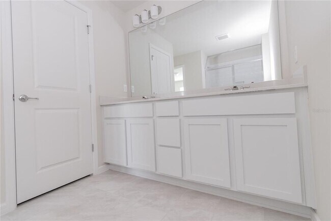 Building Photo - 2815 Stunning Ave
