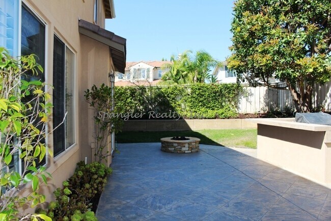 Building Photo - 4Bed/3Bath Carlsbad Home with Office  & Lo...