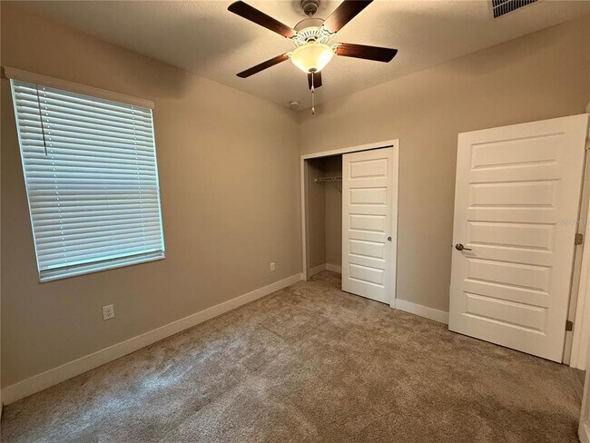 Building Photo - 9800 Little Bluestem Dr