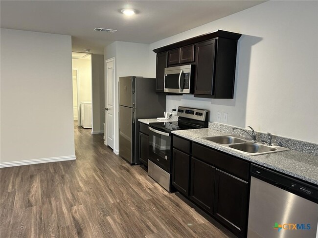 Building Photo - 918 S 39th St