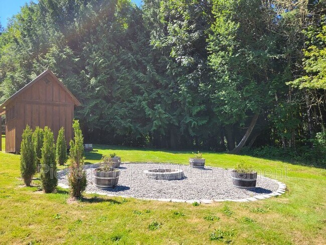 Building Photo - 27201 WA-3