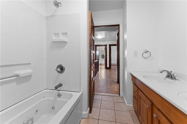 Building Photo - 335 Blackstone St
