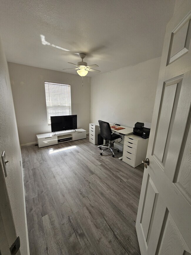 Building Photo - 8207 Monterey Way