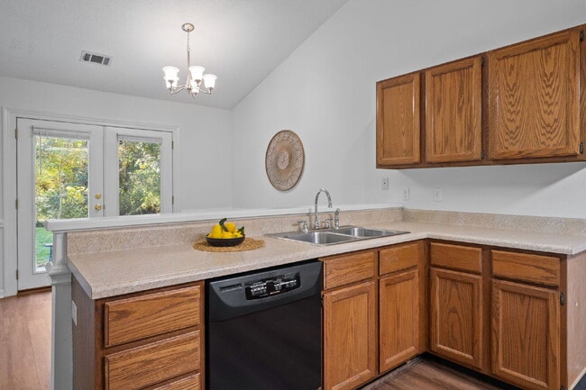 Building Photo - 67 Crystal Oaks Ct