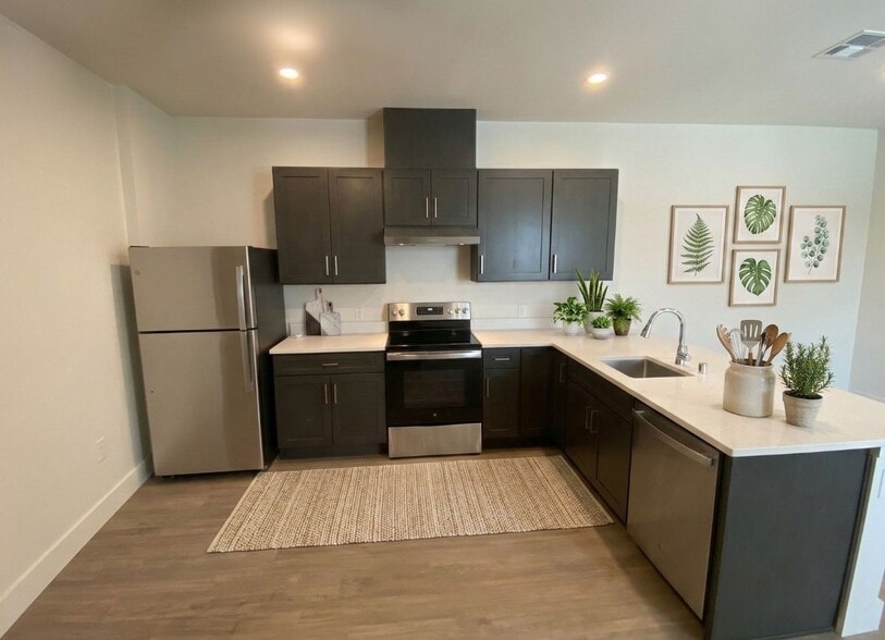 Kitchen - Beals-Henderson Pointe