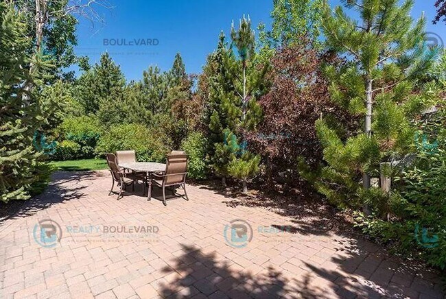 Building Photo - Beautiful 3 bedroom 2 bath house in Sommersett with access to Amenities-Including a clubhouse, re...