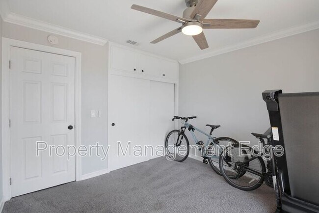 Building Photo - 25502 Jaclyn Ave