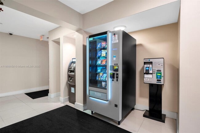 Building Photo - 3301 NE 5th Ave