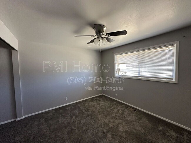 Building Photo - 273 Laker Wy