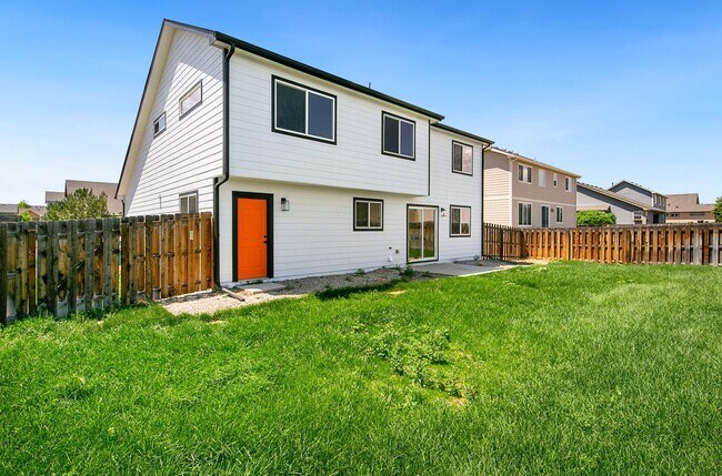 Building Photo - Totally Updated 3 Bedroom 4 Bath home