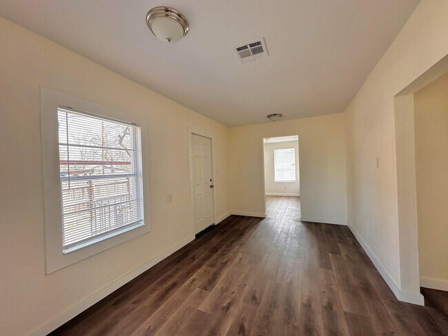 Building Photo - 3614 Erath Ave