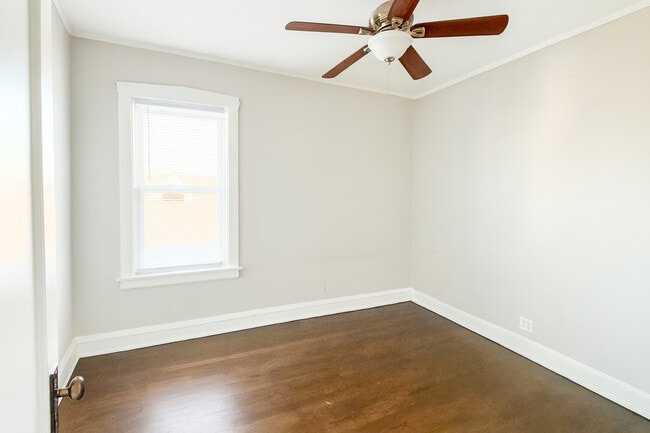 Building Photo - 2839 N Newland Ave