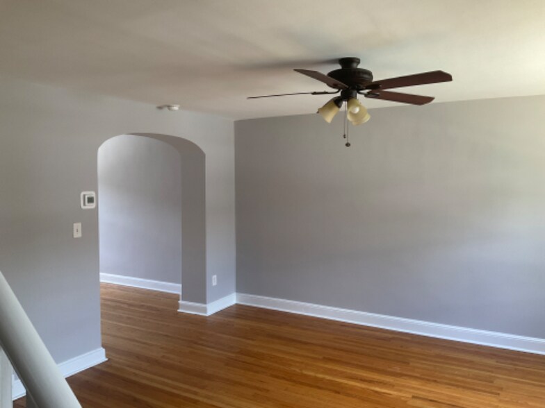 Building Photo - 79 S Harwood Ave