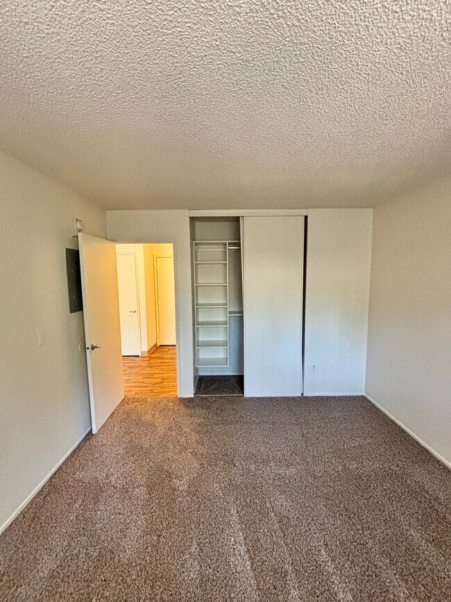 Building Photo - 3950 SW 102nd Ave