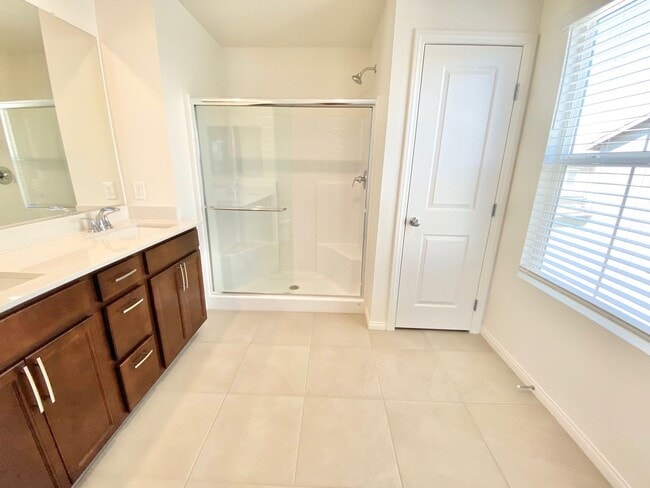 Building Photo - STUNNING BRAND NEW 3 BEDROOMS 2.5 BATHROOMS TWO STORY TOWNHOUSE WITH 2 CAR GARAGE