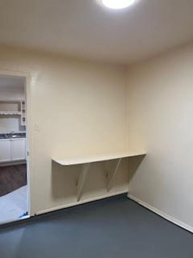 Building Photo - Ready for New Tenants- 3 Bedroom, 1.5 Bath in North Riverside- FWISD- 76111