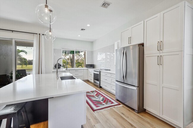 Building Photo - 2622 Country Golf Dr