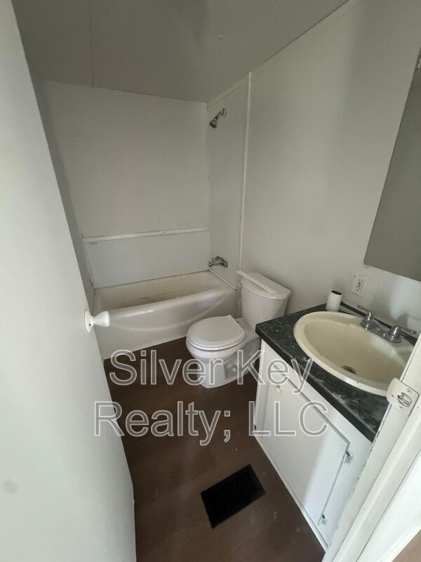 Building Photo - 3631-3637 Sweetwater Vonore Road