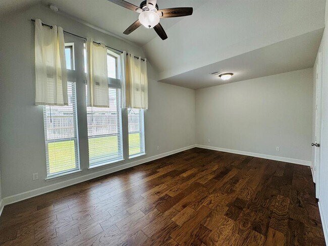 Building Photo - 26510 Star Blossom Ln