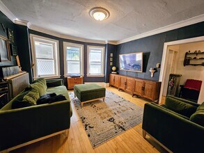 Building Photo - 2622 N Stowell Ave