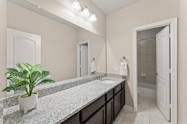 Building Photo - 2018 Brookmont Dr