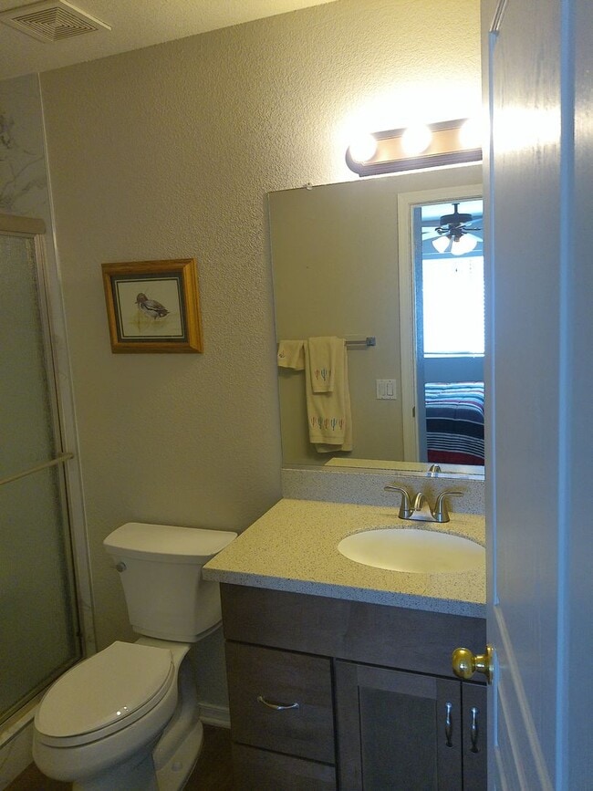Building Photo - Seasonal rental 2 bedrooms 2 bathrooms