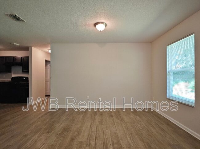 Building Photo - 7458 Oriole St