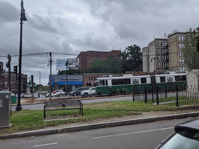 Building Photo - 1607 Commonwealth Ave