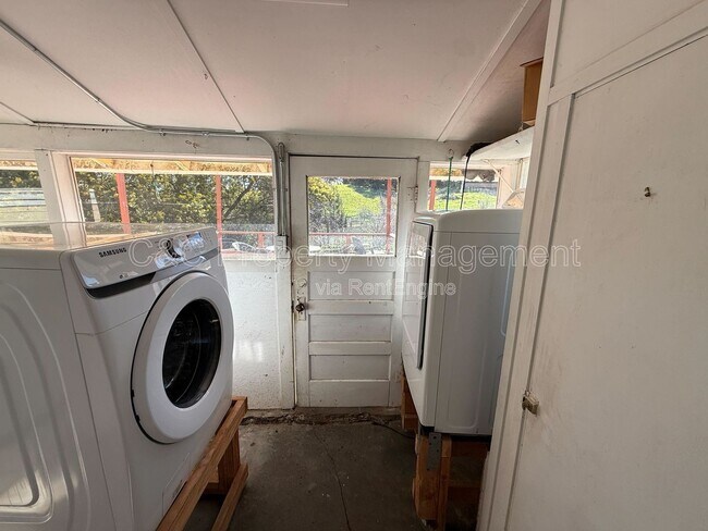 Building Photo - 39 Paddon Rd