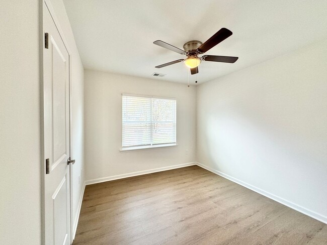 Building Photo - 3 Bedroom New Construction Home!