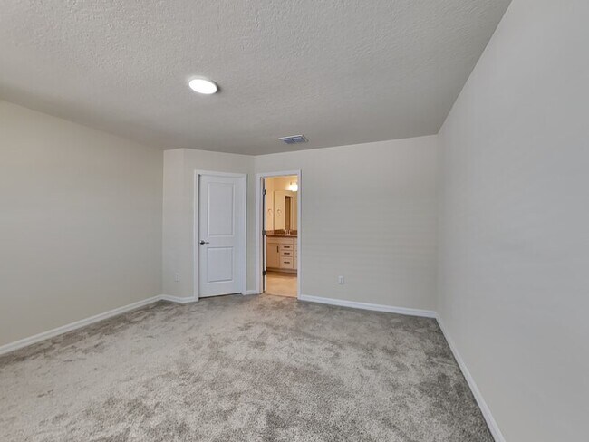 Building Photo - 5634 Wooden Pine Dr