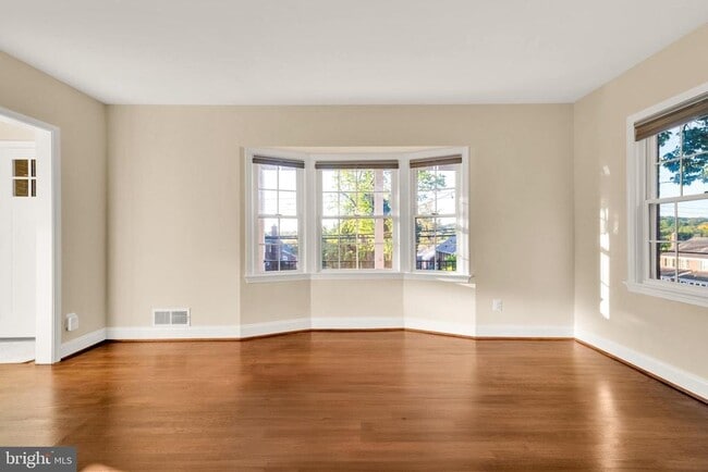 Building Photo - 805 31st St S