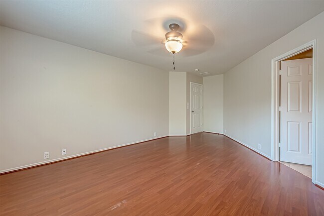 Building Photo - 5910 Spring Sunrise Dr
