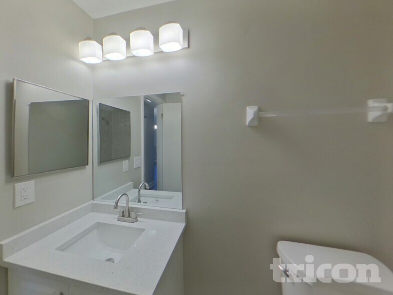 Building Photo - 1710 Newland Pl