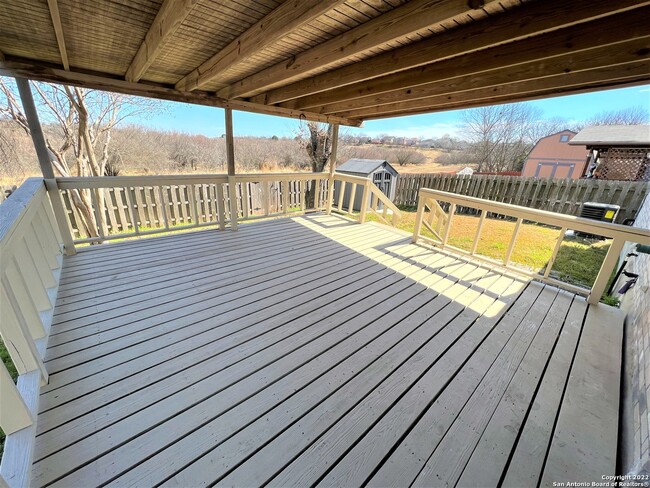Building Photo - 8214 Chestnut Manor Dr