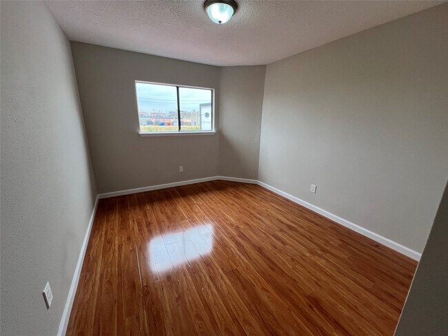 Building Photo - 10719 Bellfair Dr