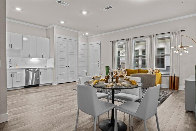 Building Photo - 865 Limmer Loop