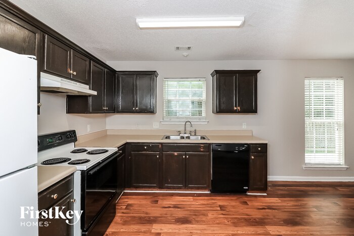 Building Photo - 1272 Creekview Cir