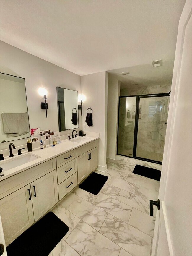 Building Photo - **HIGH-END EAST NASHVILLE HOME IN A 32-HOME BOUTIQUE COMMUNITY WITH GREEN SPACE**