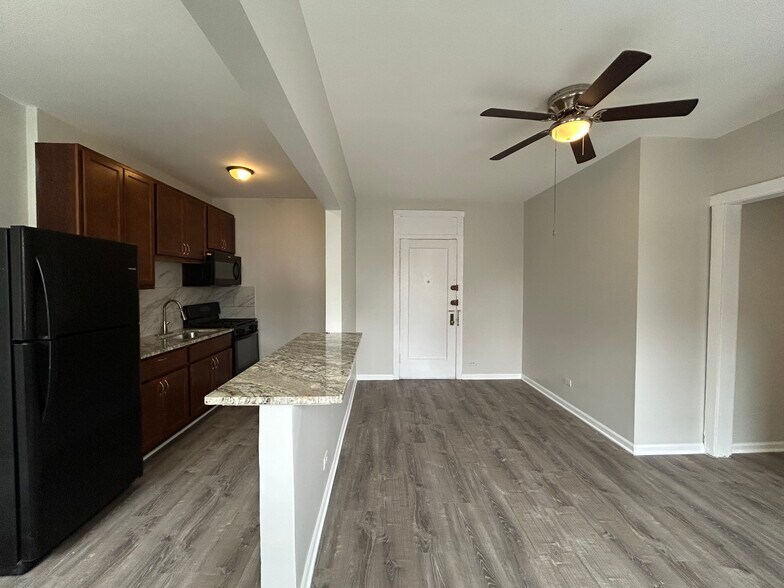 Building Photo - 2712 N Milwaukee Ave