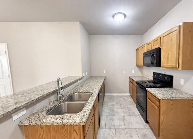 Building Photo - Stylish 3-Bedroom, No-Carpet Living with Flexible Move-In Terms in Princeton, TX